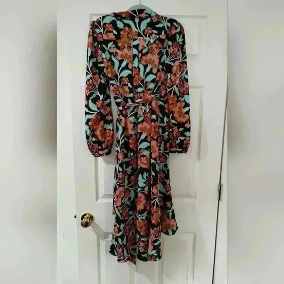 Diane Von Furstenberg iconic wrap dress Sz M worn once - Picture 4 of 6